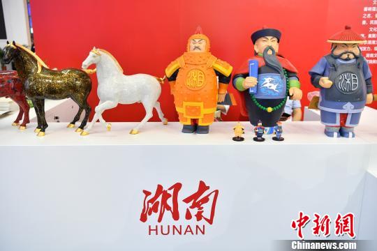 深圳文博會(huì):“文化湘軍”創(chuàng)意文創(chuàng)產(chǎn)品受捧