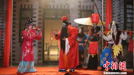 電影《笑里藏刀》拍攝現場。 鐘欣 攝