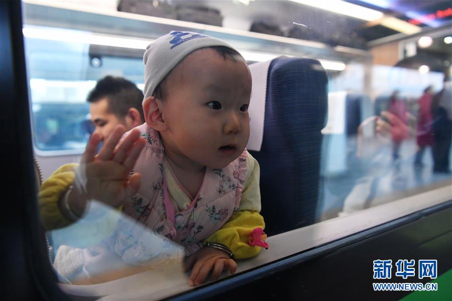 (社會)(2)蘭渝鐵路開行時速160公里“復興號”動車組