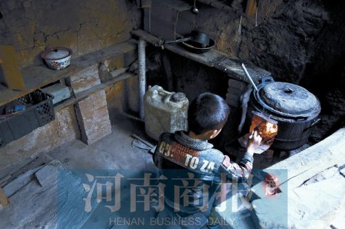 不舍爺爺和老師 淇縣小學(xué)生堅守“兩個人的學(xué)校”