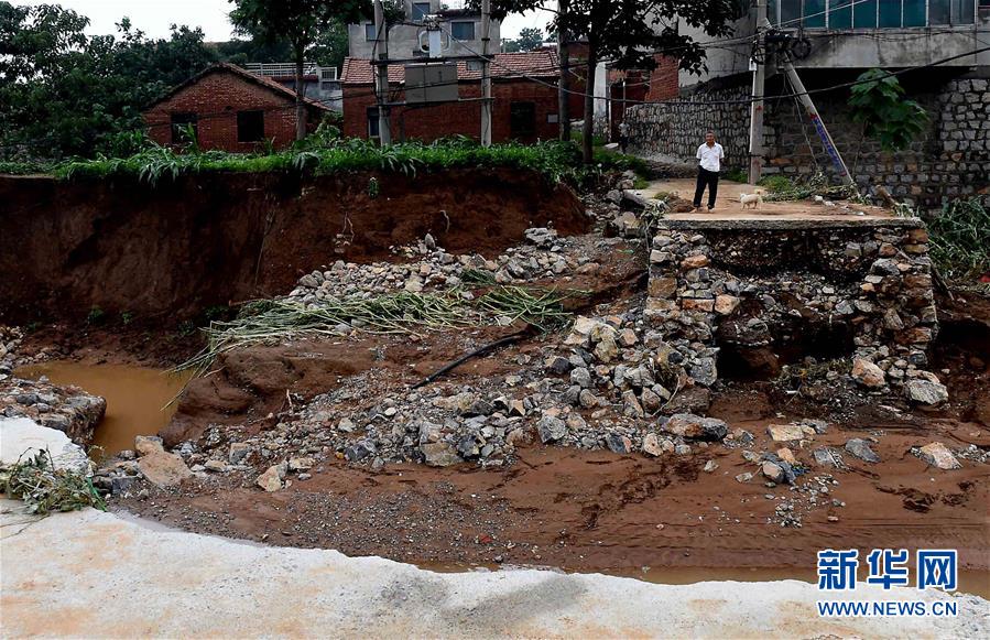 河南安陽遭遇強降雨 9.8萬人緊急轉(zhuǎn)移 河南安陽遭遇強降雨 9.8萬人緊急轉(zhuǎn)移