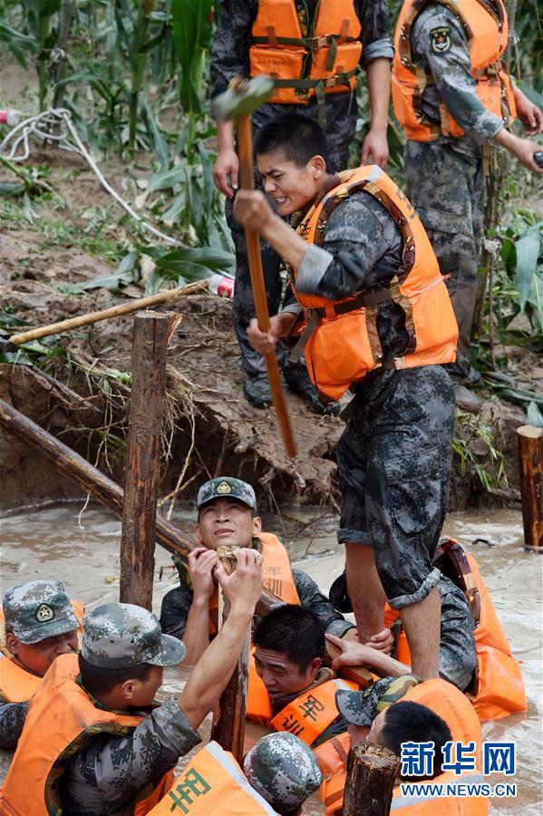 河南安陽遭遇強降雨 9.8萬人緊急轉(zhuǎn)移