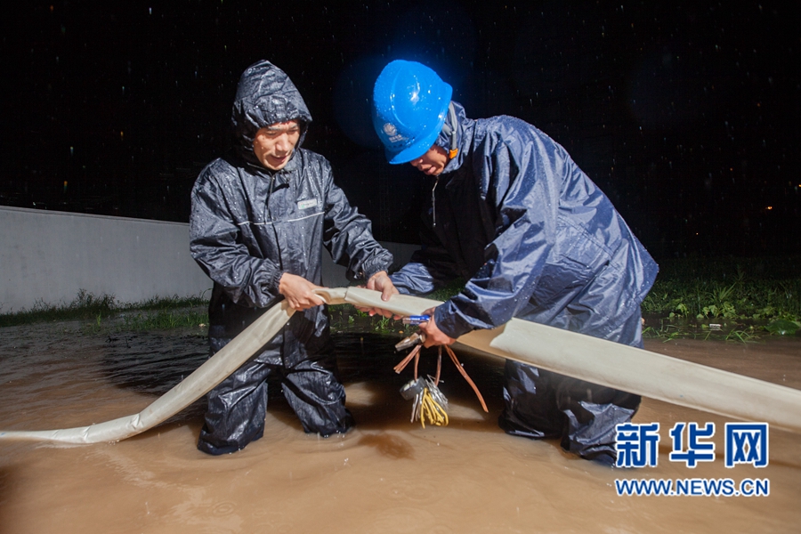 河南滑縣:確保供電防汛忙 河南滑縣:確保供電防汛忙