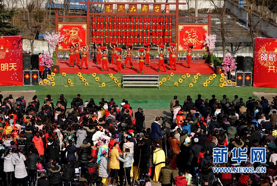 農(nóng)民辦“村晚” 快樂迎新春 農(nóng)民辦“村晚” 快樂迎新春