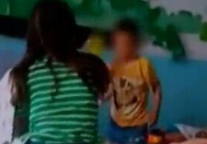 午睡不閉眼被打臉 要是偷偷講話不得被打殘啊!(組圖)