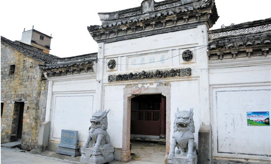 村內(nèi)古廳老宅保護(hù)完好。