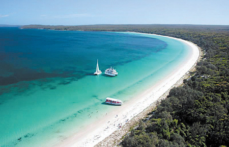 對于蜜月或是度假的夫妻、情侶而言,浪漫的海島無疑是最好的選擇。 資料圖片
