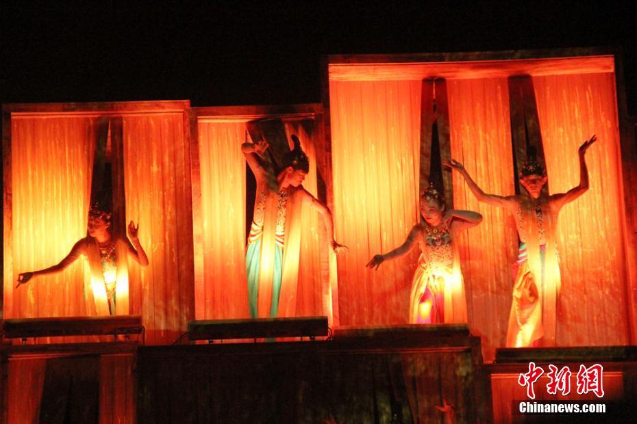 《又見(jiàn)敦煌》實(shí)景“穿越”講述絲路故事 《又見(jiàn)敦煌》實(shí)景“穿越”講述絲路故事