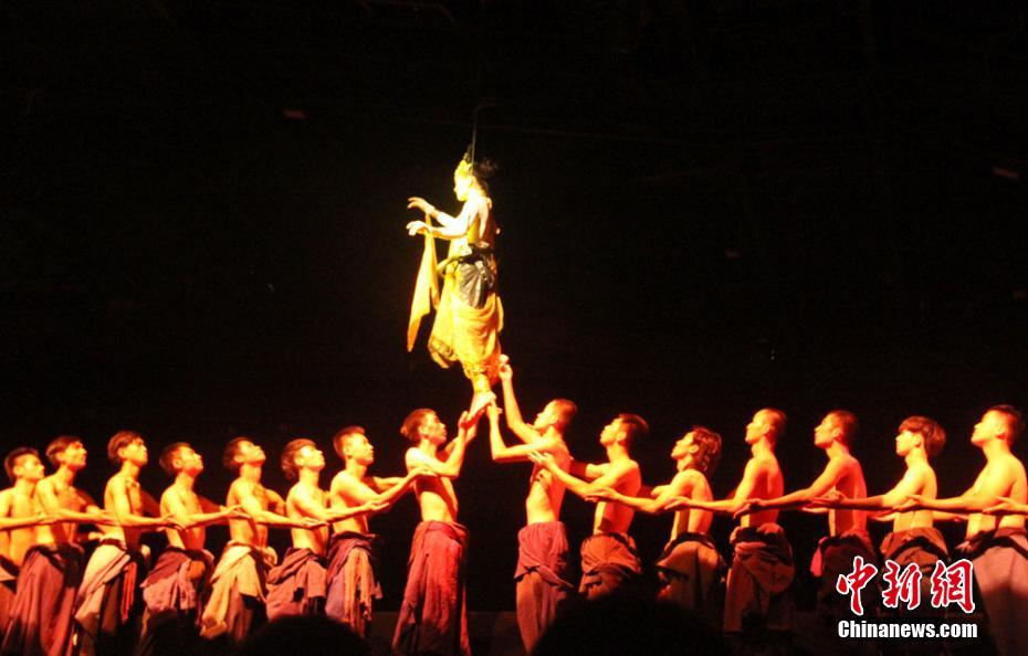 《又見(jiàn)敦煌》實(shí)景“穿越”講述絲路故事 《又見(jiàn)敦煌》實(shí)景“穿越”講述絲路故事