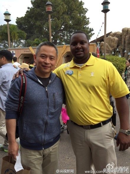 中國游客在美國救倒地游客 公園邀其單獨看表演