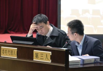 被告醫(yī)院負(fù)責(zé)人出庭。京華時報記者趙思衡攝