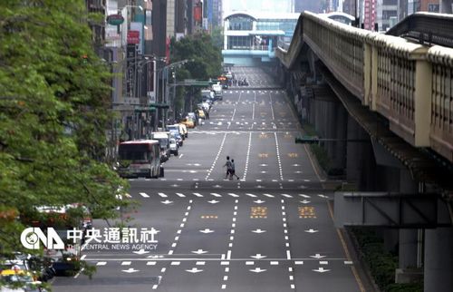 “萬(wàn)安39號(hào)”北部地區(qū)軍民聯(lián)合防空演習(xí)4月18日下午在臺(tái)北市等7縣市舉行,演習(xí)將實(shí)施30分鐘。臺(tái)灣“中央社”檔案照片