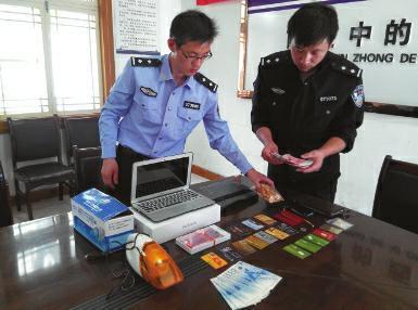 小偷偷越野車財物 留字條提醒:以后記得關門窗