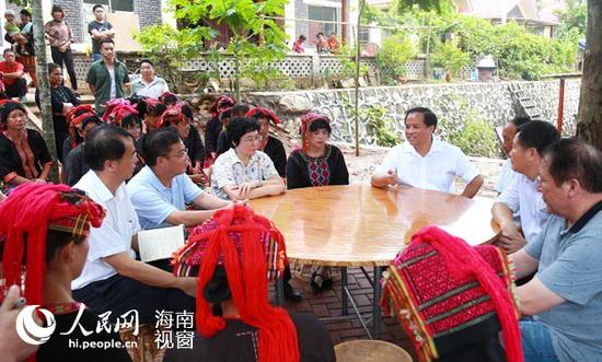 2016年9月,海南省委副書記、省長劉賜貴在昌江調研扶貧攻堅