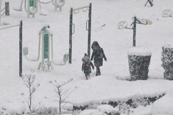 多地迎入冬來最低溫!這些地方終于迎來初雪……