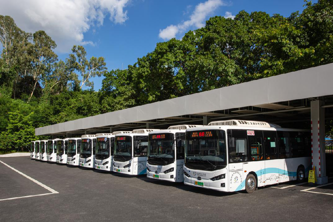 ▲ 深圳蓮花山公交總站是全國首個5G公交場站。圖片來源:新華網