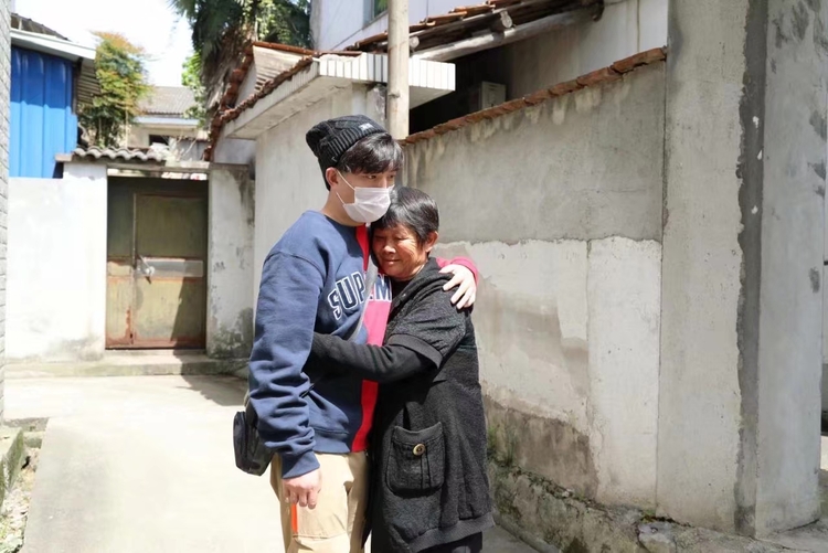 坐高鐵看中國|我要認真端詳武漢,曾交付熱情與生命的地方