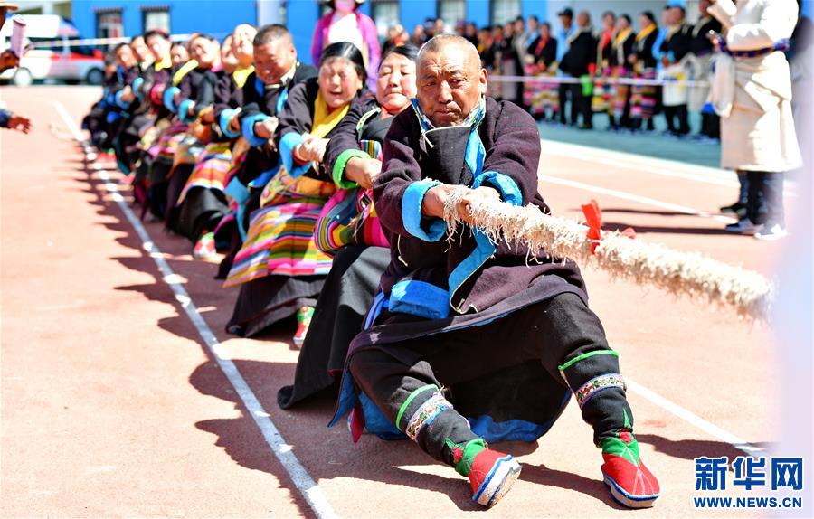 (體育)(3)西藏山南:農牧民賽場展風采